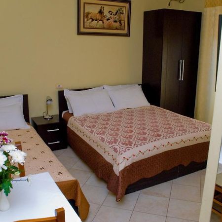 Hotel 4 Stinet Vlore Exterior photo