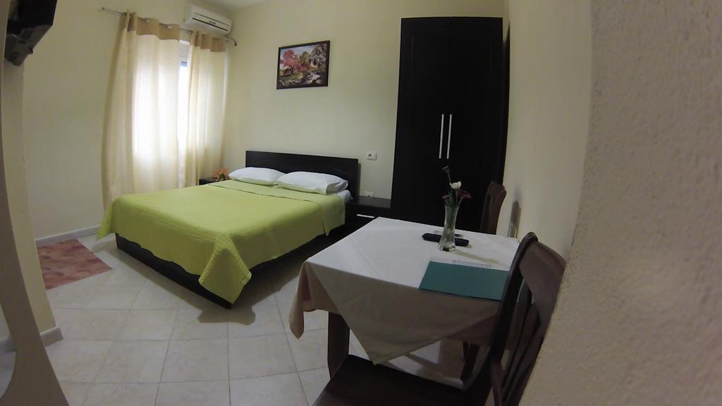 Hotel 4 Stinet Vlore Exterior photo